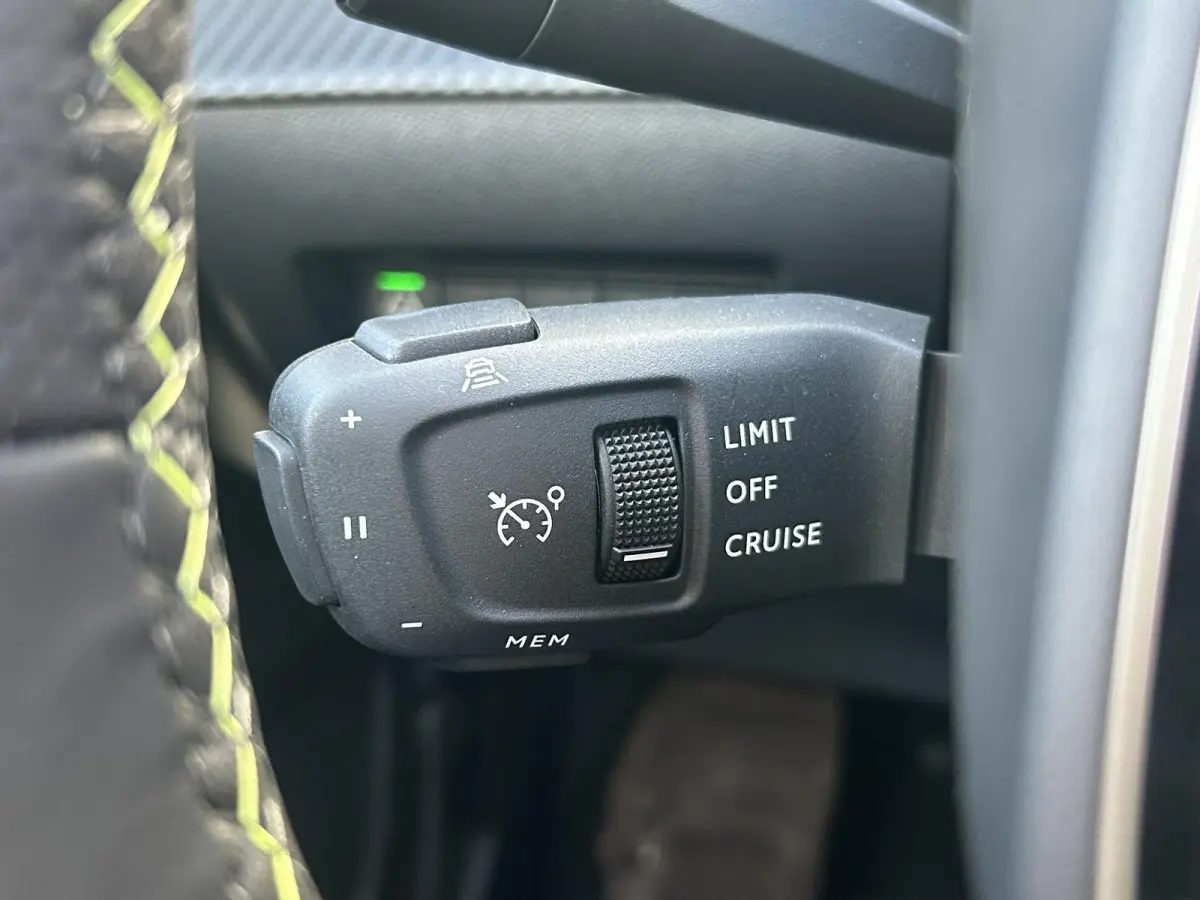 1.2 Hybrid 145 GT | Panoramisch schuifdak | Alcantara bekleding | Adaptieve Cruise Control | Apple CarPlay/Android Auto