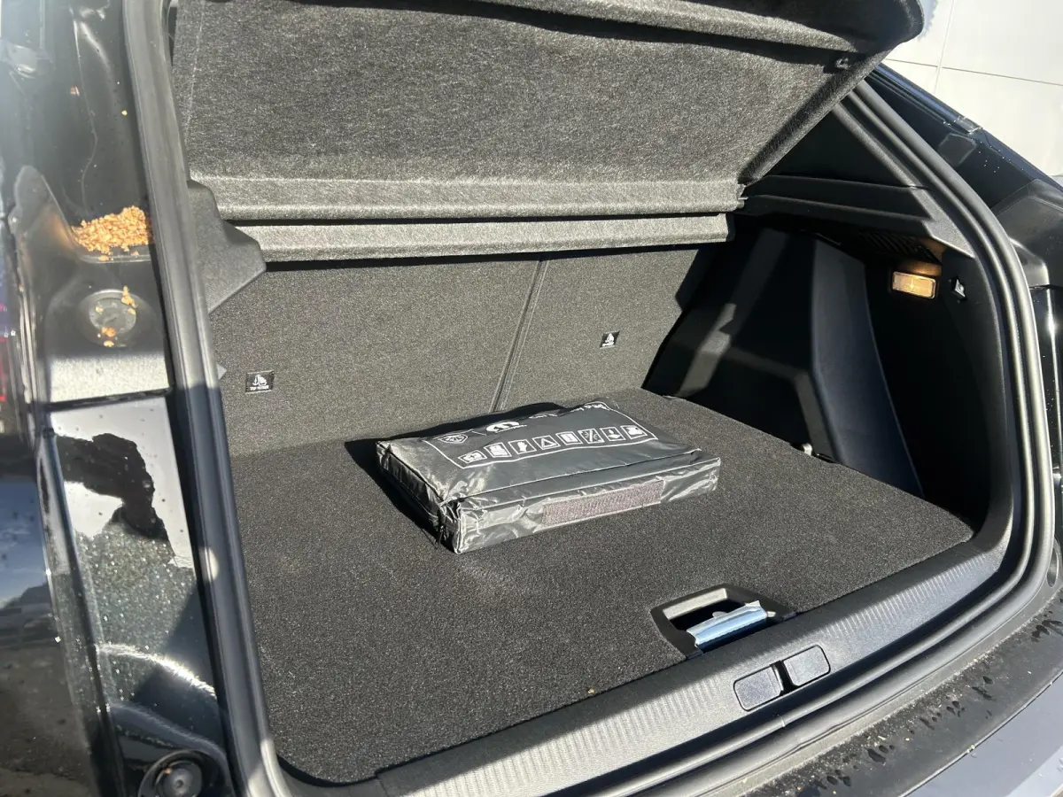 1.2 Hybrid 145 GT | Panoramisch schuifdak | Alcantara bekleding | Adaptieve Cruise Control | Apple CarPlay/Android Auto
