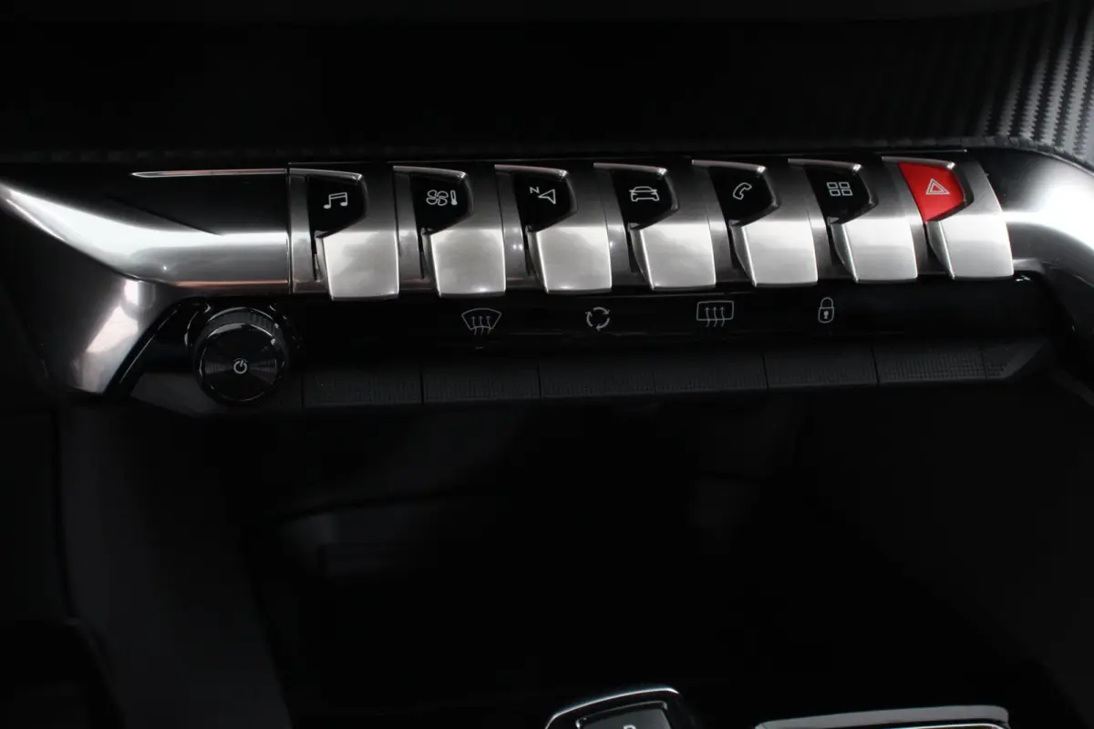 1.2 PureTech 130pk Automaat Allure Navigatie Climate Control Parkeer sensoren Camera