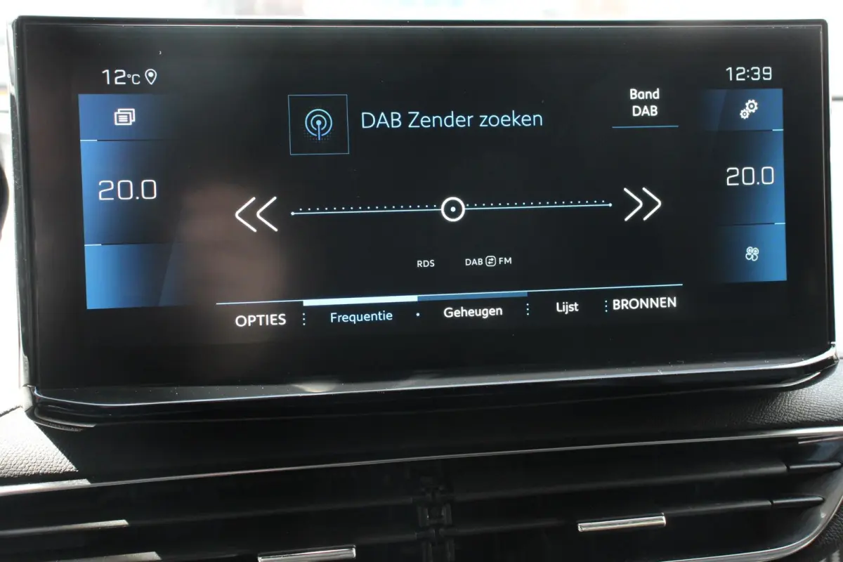 1.2 PureTech 130pk Automaat Allure Navigatie Climate Control Parkeer sensoren Camera