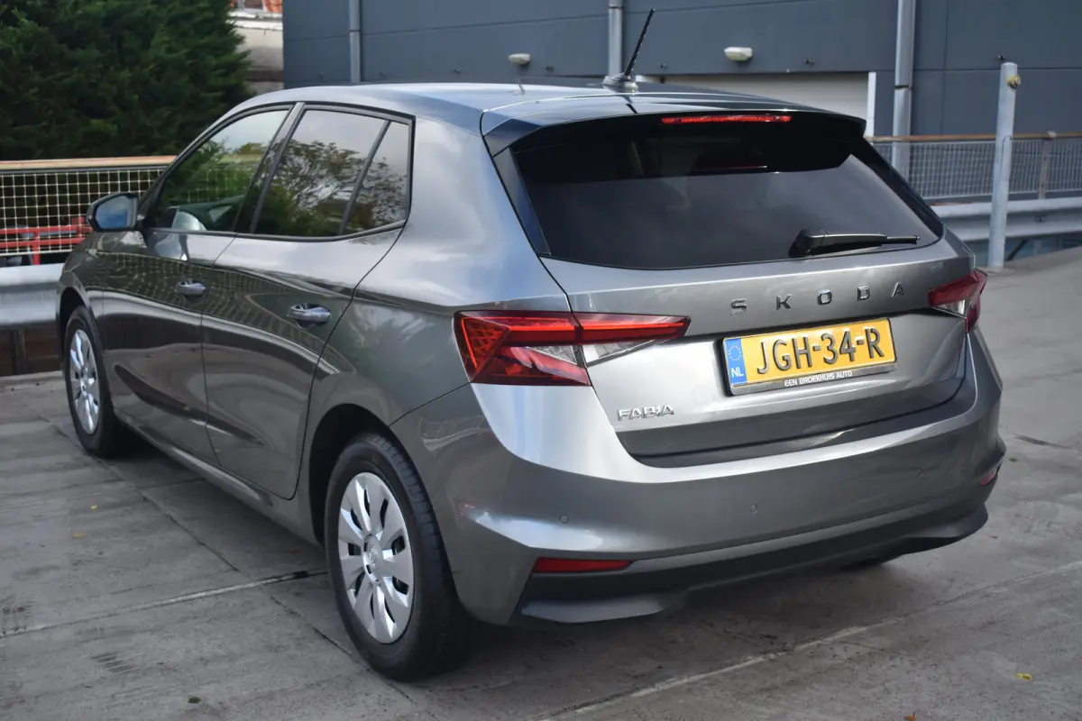 1.0 TSI 95PK Selection PDC Achter | Cruise Control | Verkeersbord detectie | Lane assist | Keyless start | Extra geting glas achter | VERLENGDE GARANTIE!
