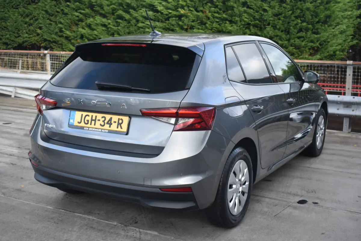 1.0 TSI 95PK Selection PDC Achter | Cruise Control | Verkeersbord detectie | Lane assist | Keyless start | Extra geting glas achter | VERLENGDE GARANTIE!