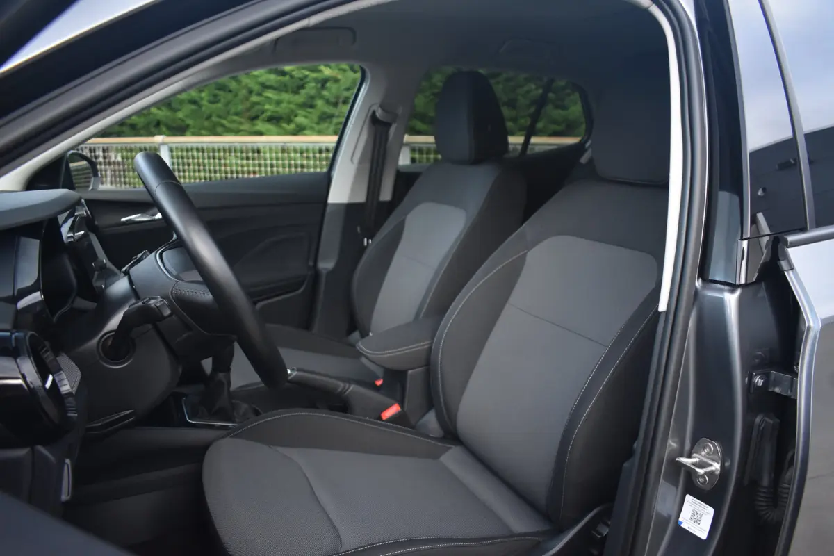 1.0 TSI 95PK Selection PDC Achter | Cruise Control | Verkeersbord detectie | Lane assist | Keyless start | Extra geting glas achter | VERLENGDE GARANTIE!