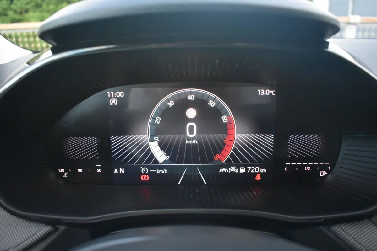 1.0 TSI 95PK Selection PDC Achter | Cruise Control | Verkeersbord detectie | Lane assist | Keyless start | Extra geting glas achter | VERLENGDE GARANTIE!