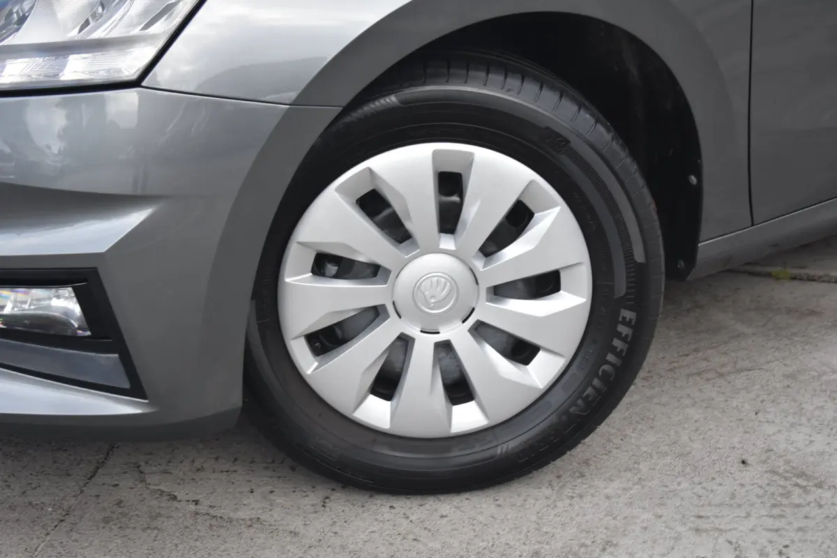 1.0 TSI 95PK Selection PDC Achter | Cruise Control | Verkeersbord detectie | Lane assist | Keyless start | Extra geting glas achter | VERLENGDE GARANTIE!