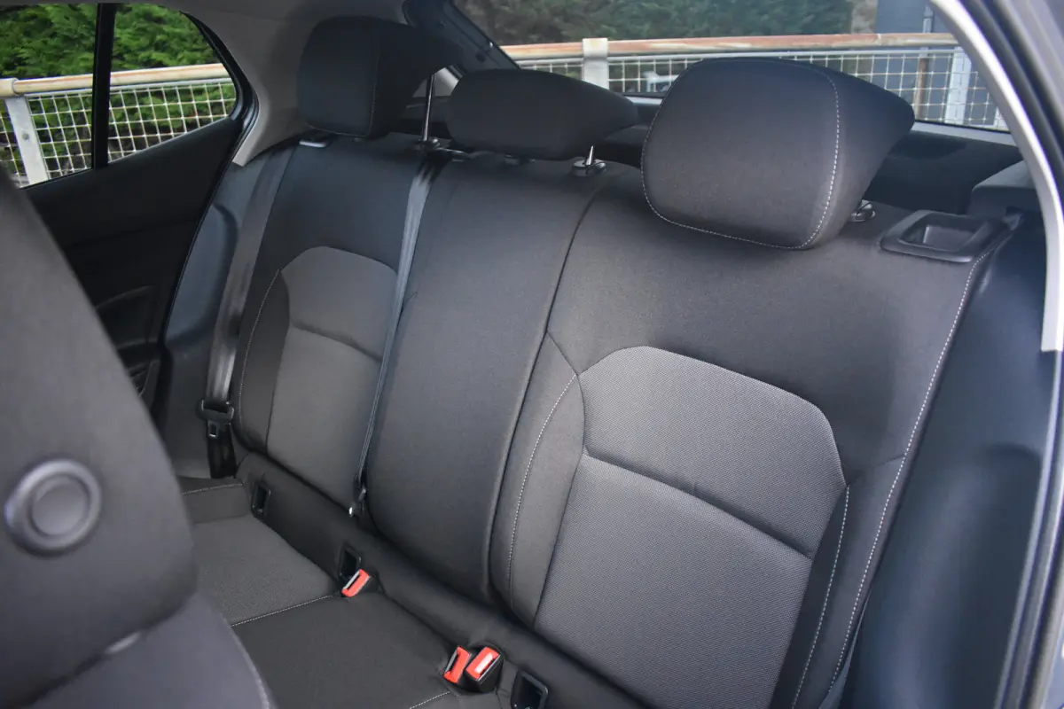 1.0 TSI 95PK Selection PDC Achter | Cruise Control | Verkeersbord detectie | Lane assist | Keyless start | Extra geting glas achter | VERLENGDE GARANTIE!