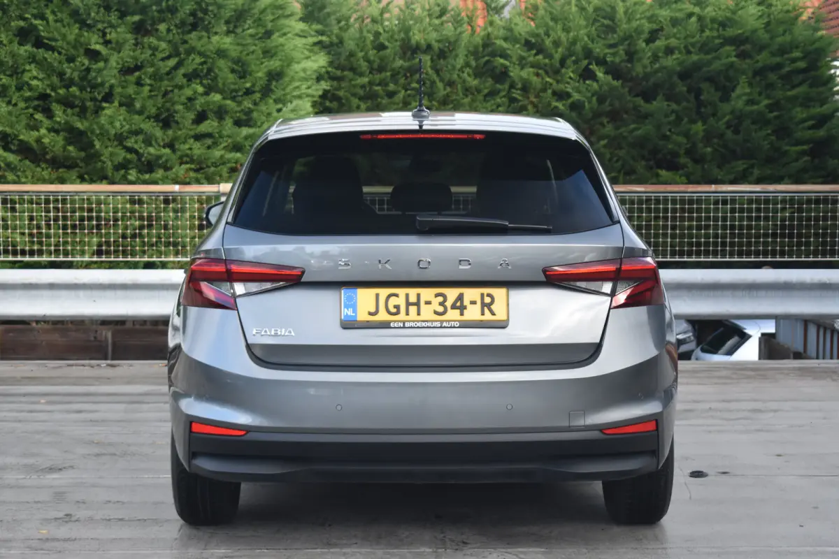 1.0 TSI 95PK Selection PDC Achter | Cruise Control | Verkeersbord detectie | Lane assist | Keyless start | Extra geting glas achter | VERLENGDE GARANTIE!