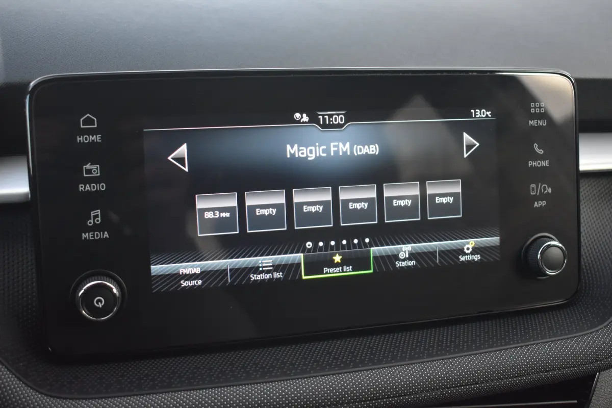 1.0 TSI 95PK Selection PDC Achter | Cruise Control | Verkeersbord detectie | Lane assist | Keyless start | Extra geting glas achter | VERLENGDE GARANTIE!