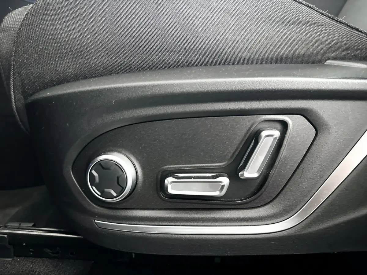 1.5 | Panoramadak | 360° Camera | Infinity audio | Blis | Stoel- en stuurverwarming | Adaptieve cruise control