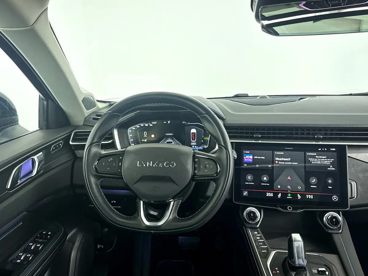 1.5 | Panoramadak | 360° Camera | Infinity audio | Blis | Stoel- en stuurverwarming | Adaptieve cruise control