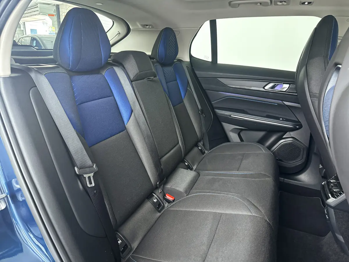 1.5 | Panoramadak | 360° Camera | Infinity audio | Blis | Stoel- en stuurverwarming | Adaptieve cruise control