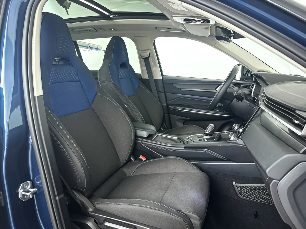 1.5 | Panoramadak | 360° Camera | Infinity audio | Blis | Stoel- en stuurverwarming | Adaptieve cruise control