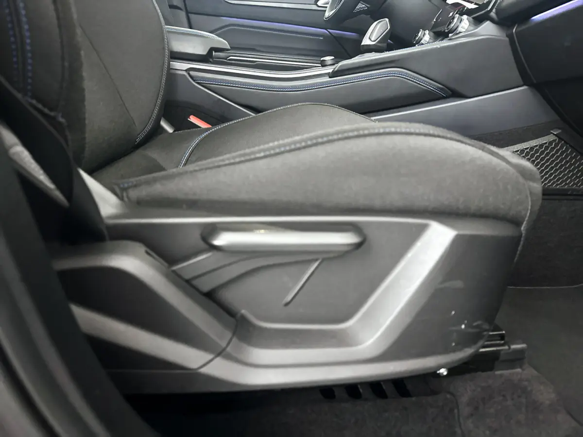 1.5 | Panoramadak | 360° Camera | Infinity audio | Blis | Stoel- en stuurverwarming | Adaptieve cruise control