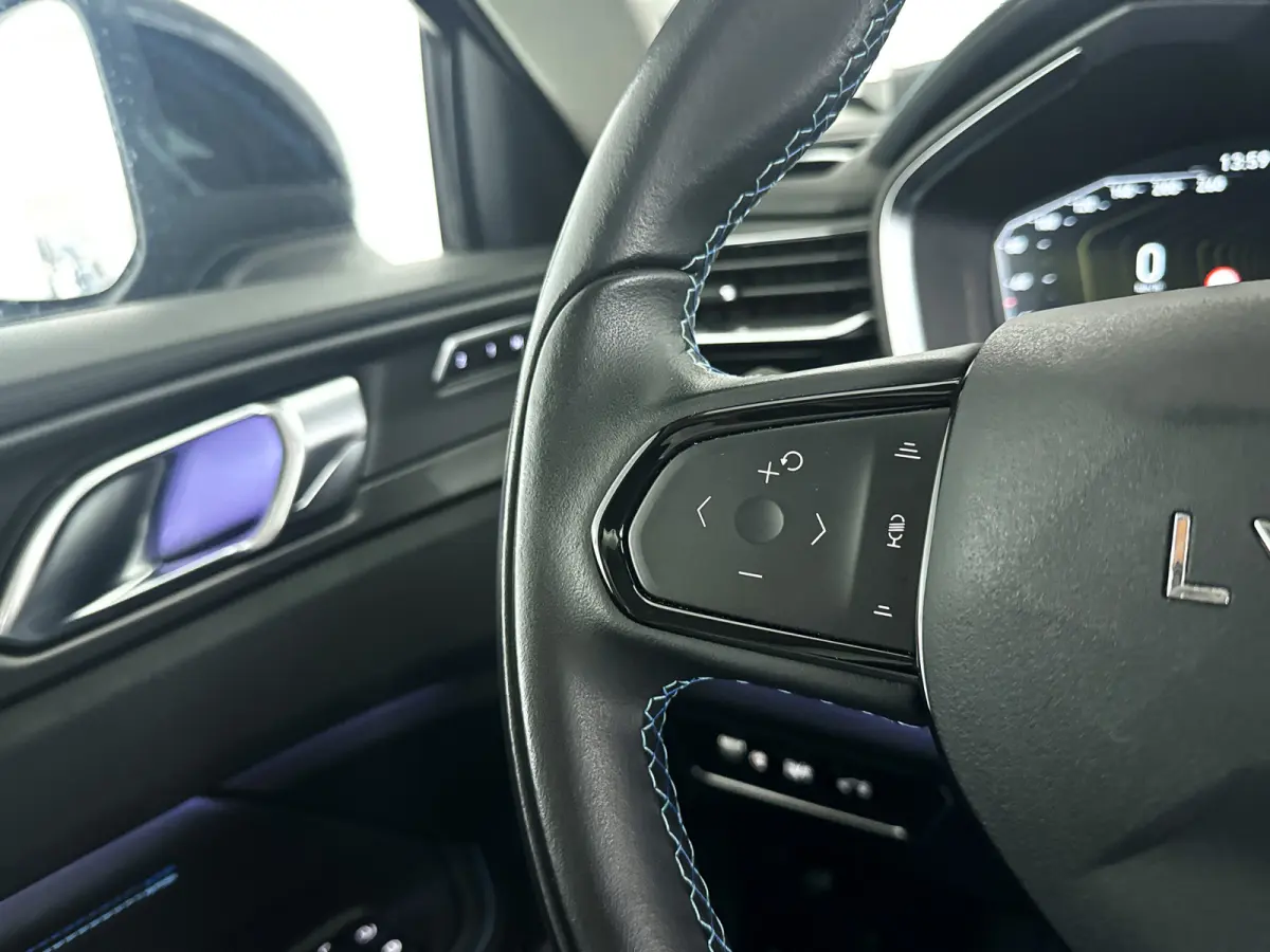 1.5 | Panoramadak | 360° Camera | Infinity audio | Blis | Stoel- en stuurverwarming | Adaptieve cruise control