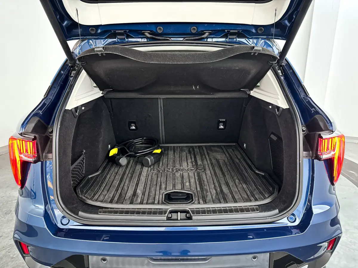 1.5 | Panoramadak | 360° Camera | Infinity audio | Blis | Stoel- en stuurverwarming | Adaptieve cruise control