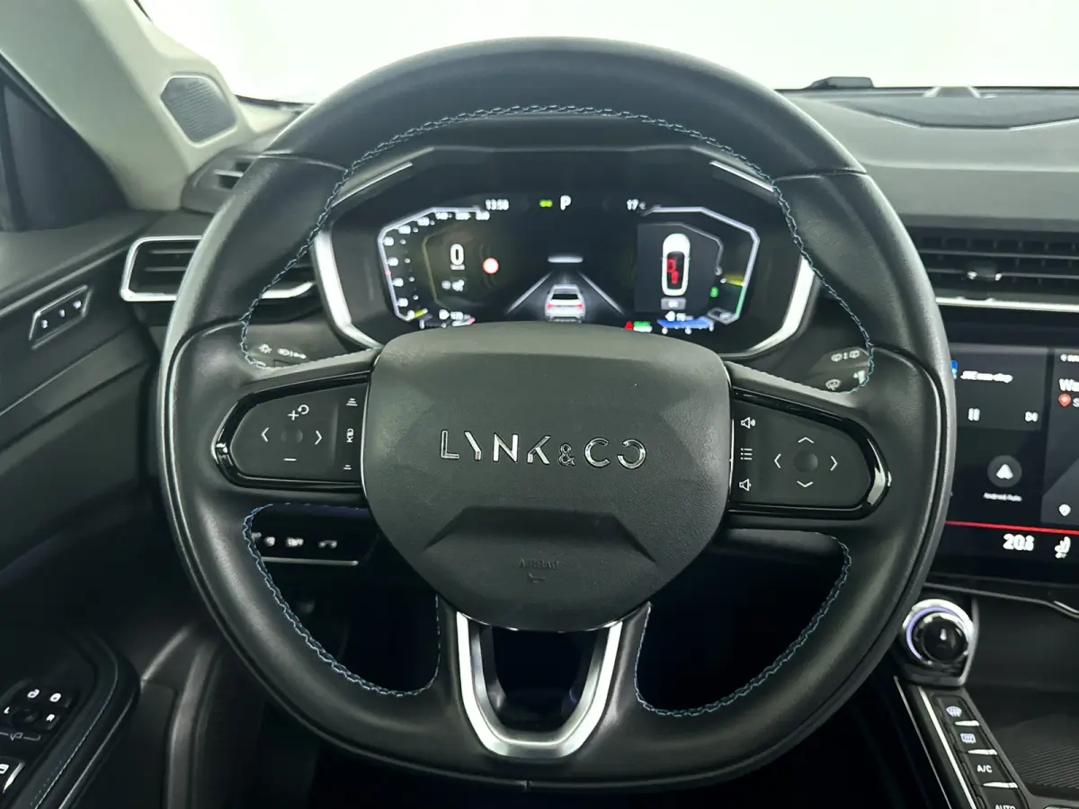 1.5 | Panoramadak | 360° Camera | Infinity audio | Blis | Stoel- en stuurverwarming | Adaptieve cruise control