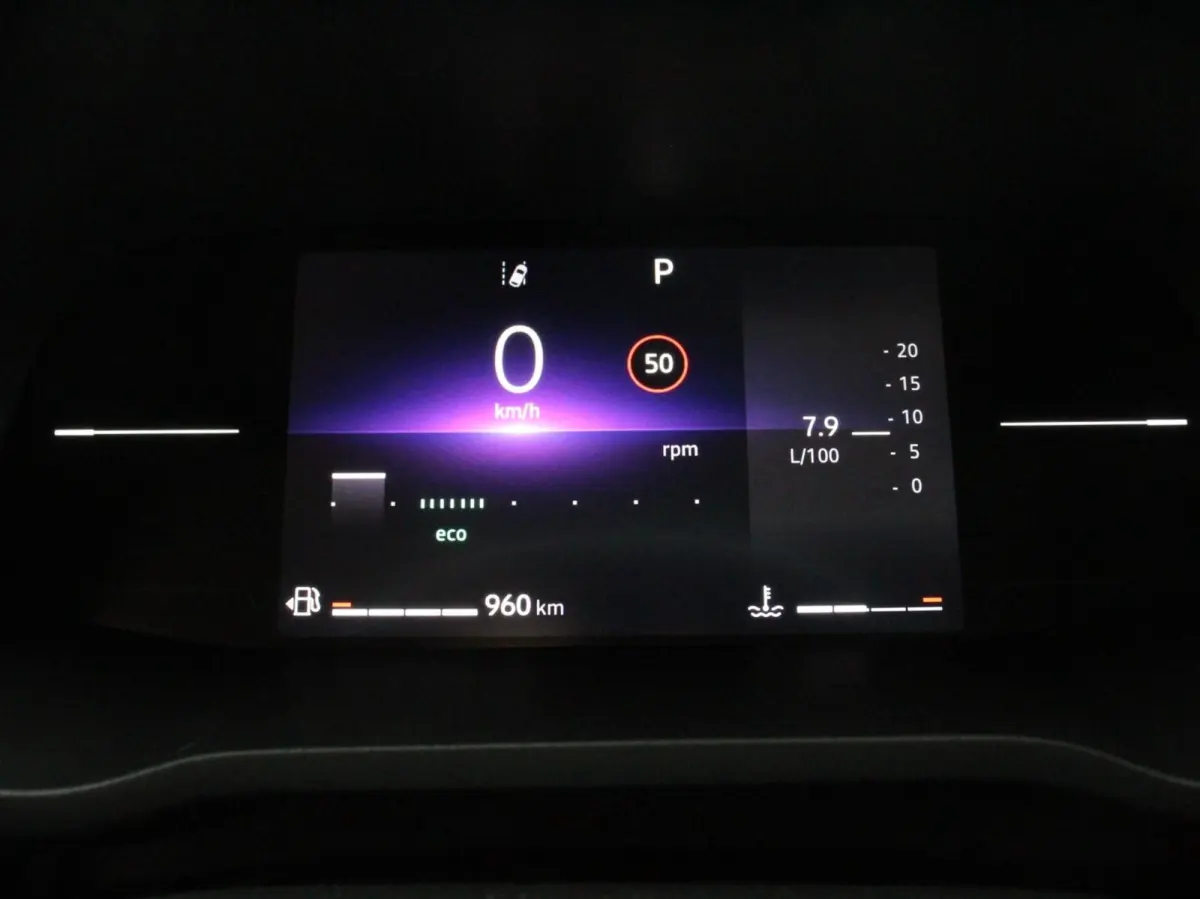 2.0 Blue dCi 150 EDC T30 L2H1 Advance Dubbele cabine Navigatie Airco Lichtmetalen velgen Betimmering Trekhaak Camera Parkeer sensoren Dab