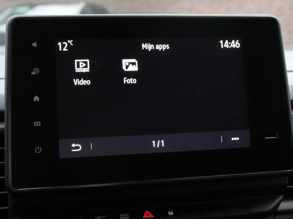 2.0 Blue dCi 150 EDC T30 L2H1 Advance Dubbele cabine Navigatie Airco Lichtmetalen velgen Betimmering Trekhaak Camera Parkeer sensoren Dab