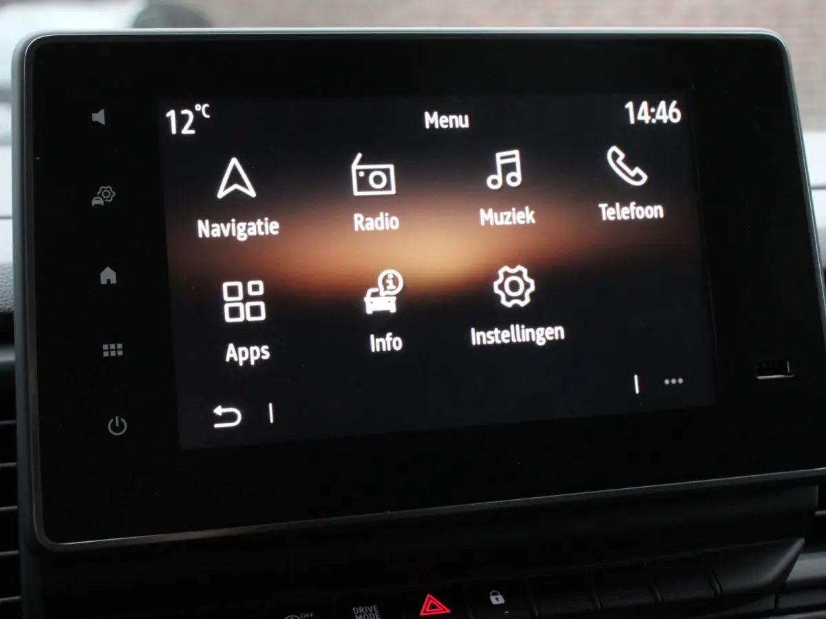 2.0 Blue dCi 150 EDC T30 L2H1 Advance Dubbele cabine Navigatie Airco Lichtmetalen velgen Betimmering Trekhaak Camera Parkeer sensoren Dab