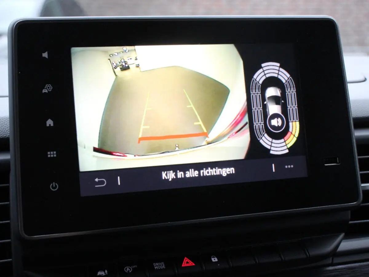 2.0 Blue dCi 150 EDC T30 L2H1 Advance Dubbele cabine Navigatie Airco Lichtmetalen velgen Betimmering Trekhaak Camera Parkeer sensoren Dab