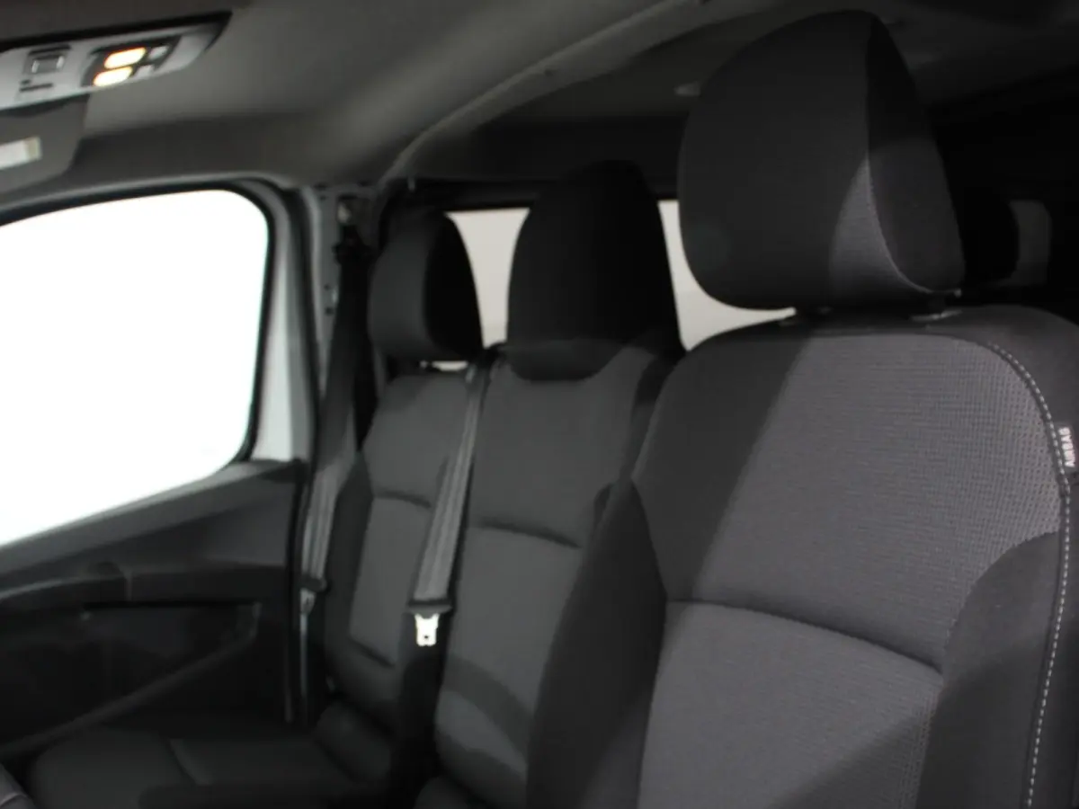 2.0 Blue dCi 150 EDC T30 L2H1 Advance Dubbele cabine Navigatie Airco Lichtmetalen velgen Betimmering Trekhaak Camera Parkeer sensoren Dab