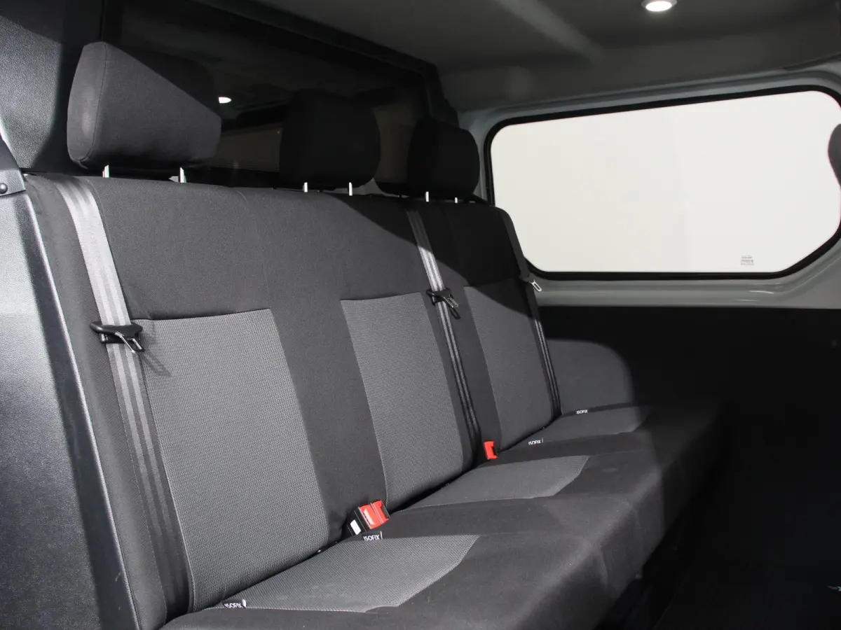 2.0 Blue dCi 150 EDC T30 L2H1 Advance Dubbele cabine Navigatie Airco Lichtmetalen velgen Betimmering Trekhaak Camera Parkeer sensoren Dab