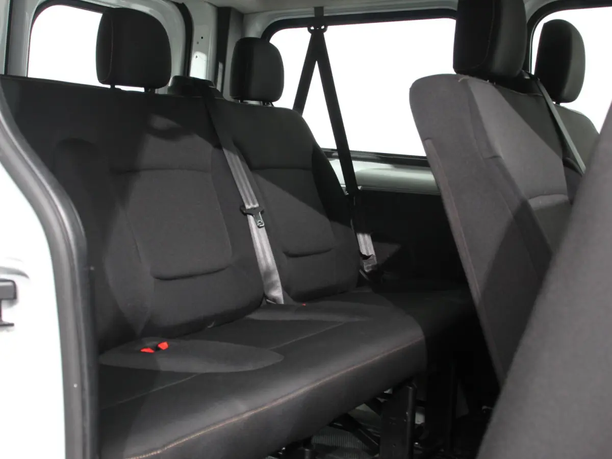 1.6 dCi Zen Energy 9persoons PERSONENBUS Prijs incl. btw/bpm  Airco Trekhaak Radio Elektrische pakket