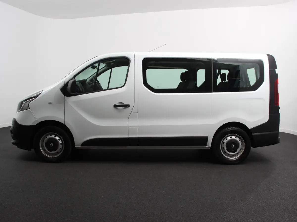 1.6 dCi Zen Energy 9persoons PERSONENBUS Prijs incl. btw/bpm  Airco Trekhaak Radio Elektrische pakket