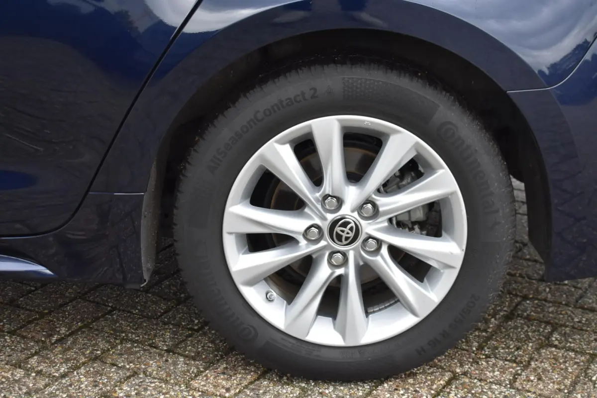 Hybrid 140 Active | Camera | Carplay | Climate Control |