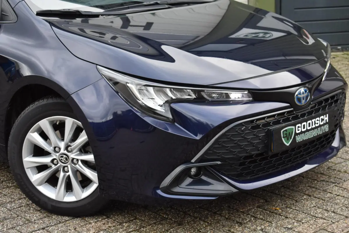 Hybrid 140 Active | Camera | Carplay | Climate Control |