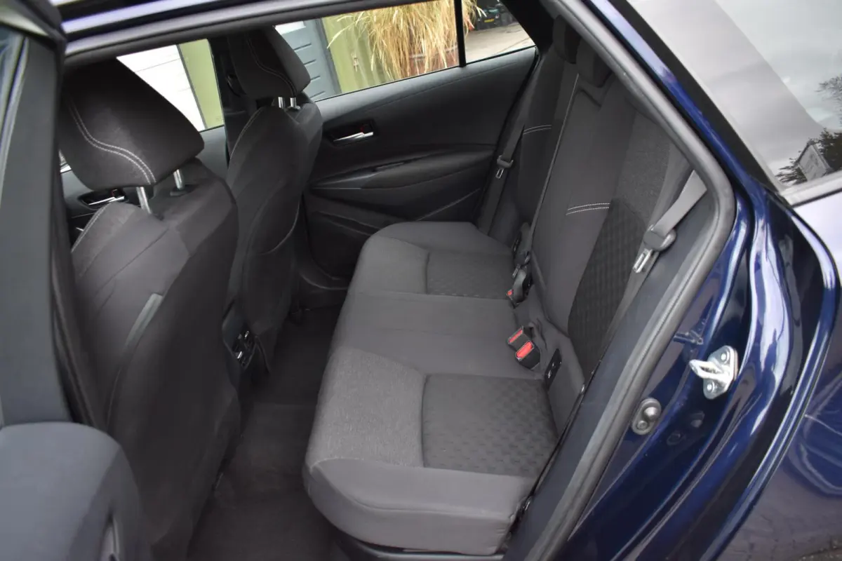 Hybrid 140 Active | Camera | Carplay | Climate Control |