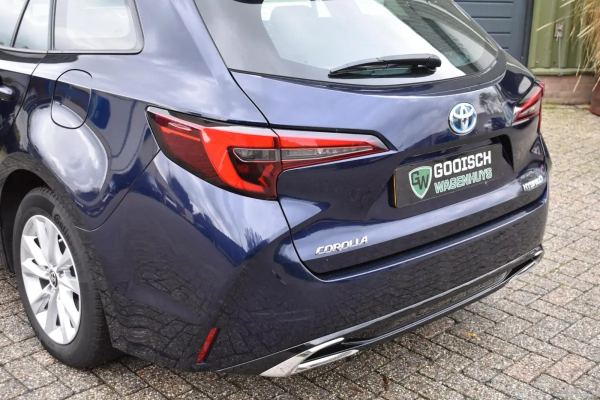Hybrid 140 Active | Camera | Carplay | Climate Control |