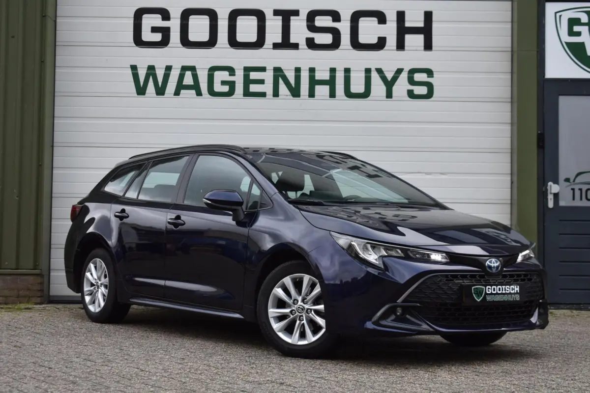 Hybrid 140 Active | Camera | Carplay | Climate Control |