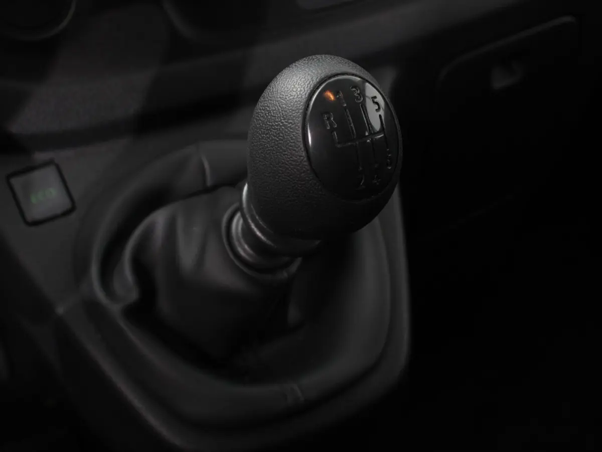 1.6 CDTI L2H1 8-Persoons PERSONENBUS Incl. BTW/Bpm Airco Bluetooth Lang 8-persoons