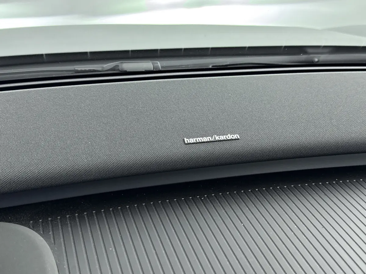 Single Motor Extended Range Plus 69 kWh | NL Auto | Dealer Onderhouden | Stoel + Stuurverwarming| Elektrisch stoelbediening met geheugen | Apple Carplay-Android Auto | Harman en Kardon | PDC