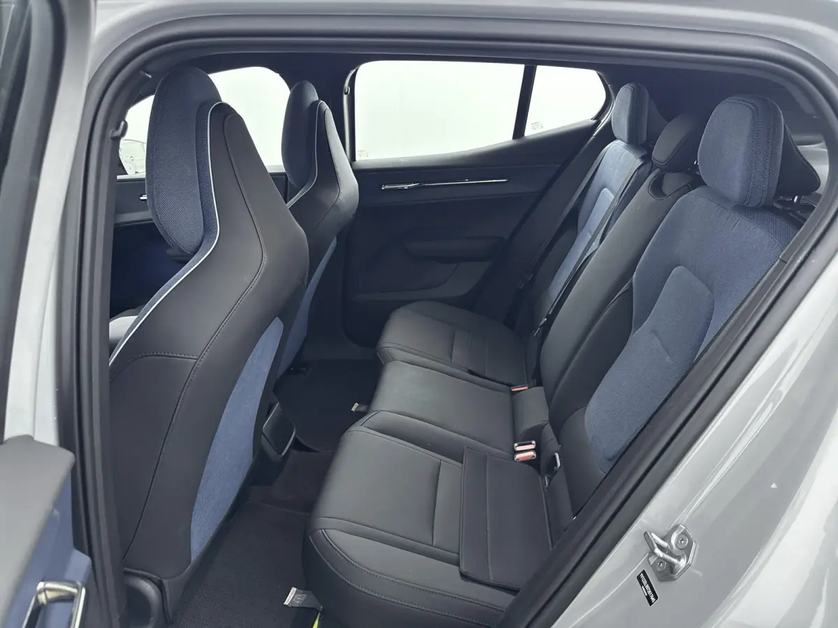 Single Motor Extended Range Plus 69 kWh | NL Auto | Dealer Onderhouden | Stoel + Stuurverwarming| Elektrisch stoelbediening met geheugen | Apple Carplay-Android Auto | Harman en Kardon | PDC