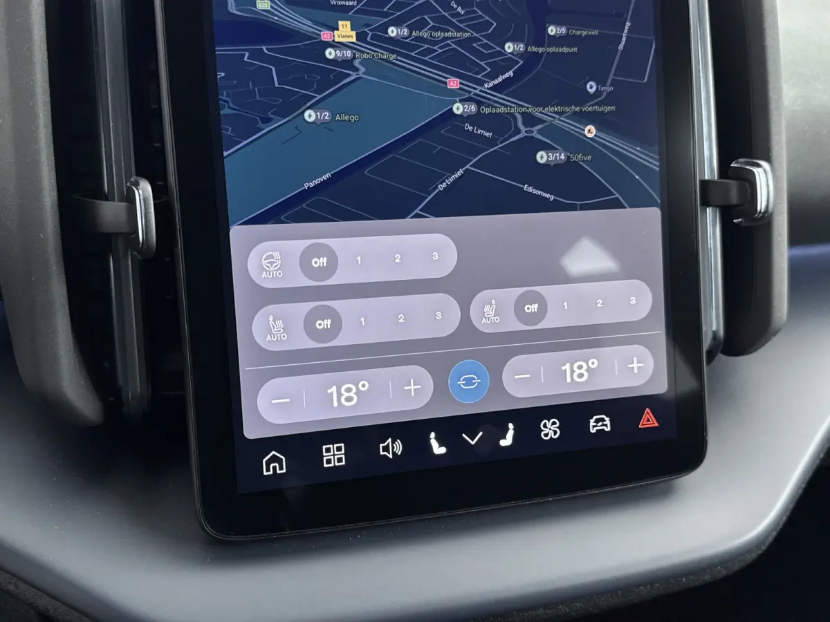 Single Motor Extended Range Plus 69 kWh | NL Auto | Dealer Onderhouden | Stoel + Stuurverwarming| Elektrisch stoelbediening met geheugen | Apple Carplay-Android Auto | Harman en Kardon | PDC