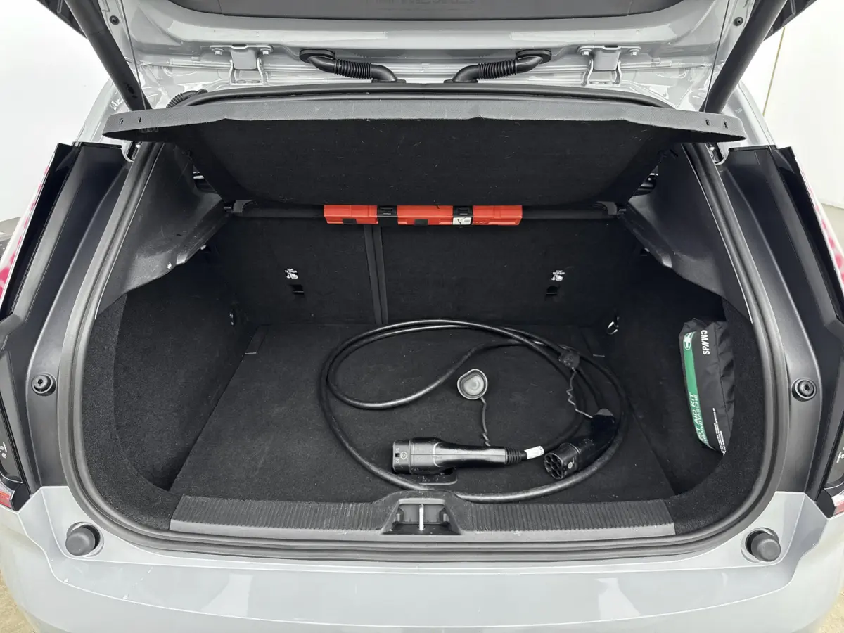 Single Motor Extended Range Plus 69 kWh | NL Auto | Dealer Onderhouden | Stoel + Stuurverwarming| Elektrisch stoelbediening met geheugen | Apple Carplay-Android Auto | Harman en Kardon | PDC