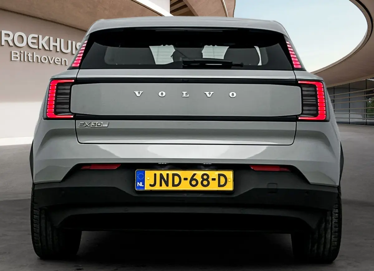 Single Motor Extended Range Plus 69 kWh | NL Auto | Dealer Onderhouden | Stoel + Stuurverwarming| Elektrisch stoelbediening met geheugen | Apple Carplay-Android Auto | Harman en Kardon | PDC
