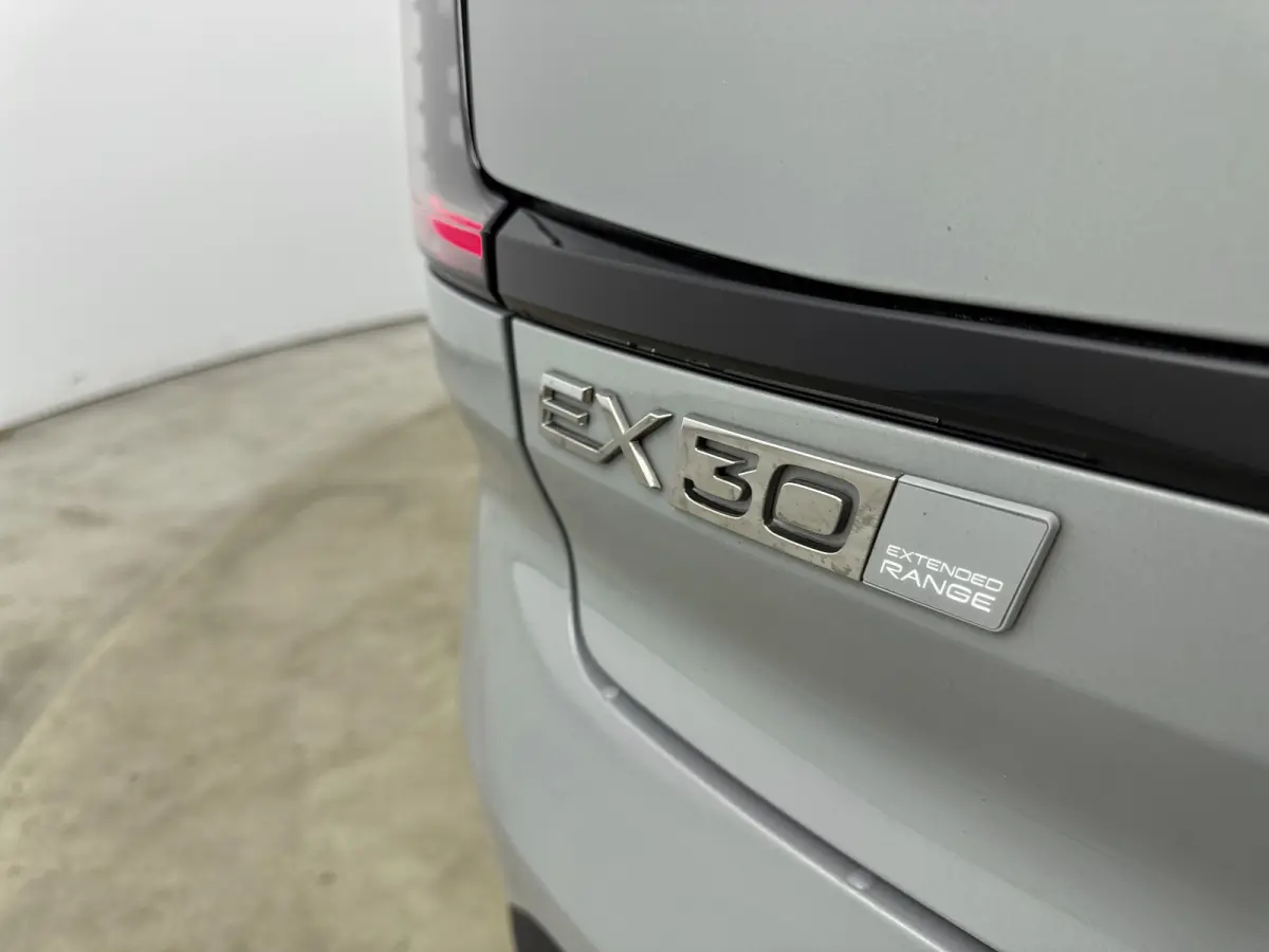 Single Motor Extended Range Plus 69 kWh | NL Auto | Dealer Onderhouden | Stoel + Stuurverwarming| Elektrisch stoelbediening met geheugen | Apple Carplay-Android Auto | Harman en Kardon | PDC