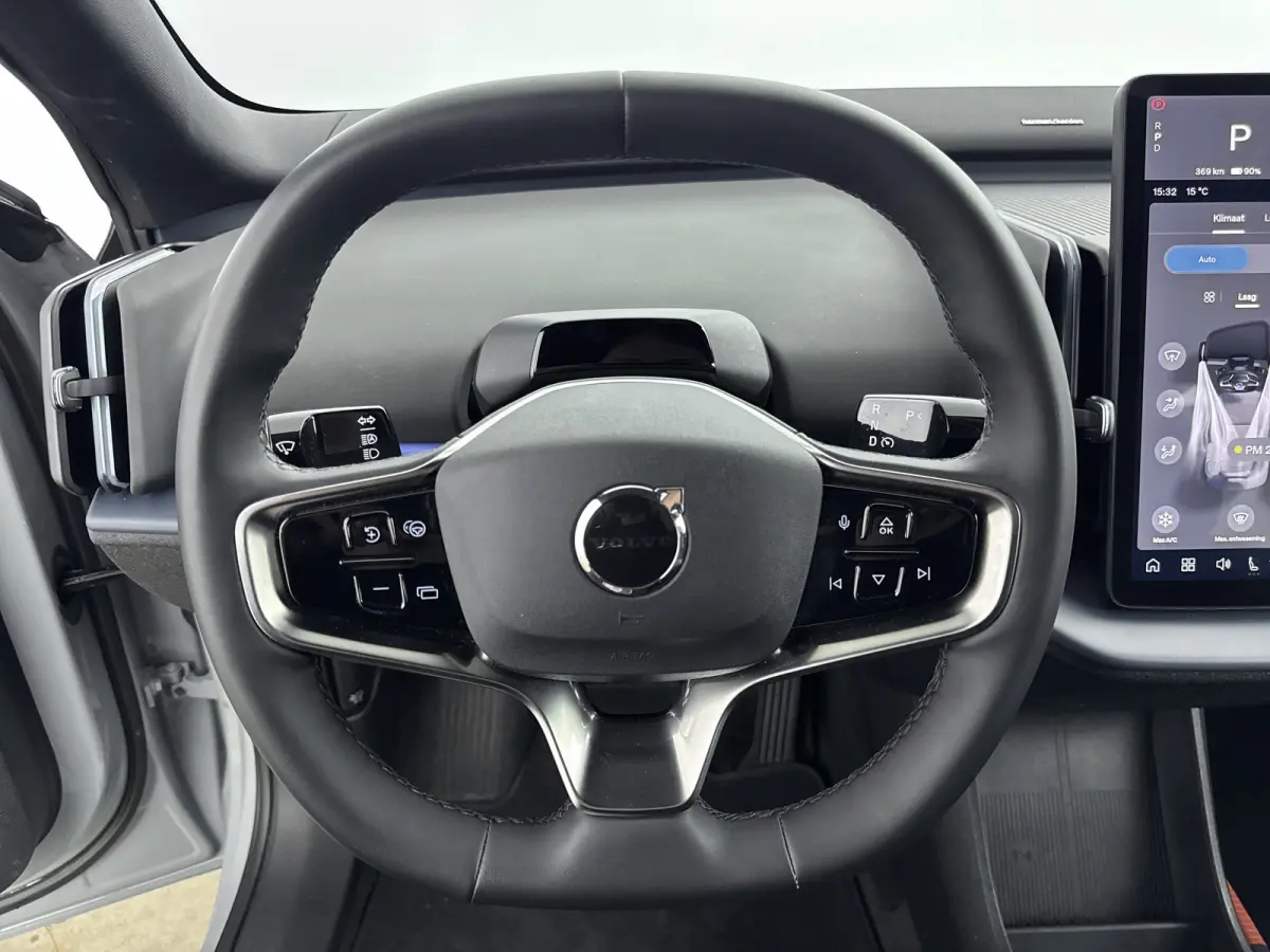 Single Motor Extended Range Plus 69 kWh | NL Auto | Dealer Onderhouden | Stoel + Stuurverwarming| Elektrisch stoelbediening met geheugen | Apple Carplay-Android Auto | Harman en Kardon | PDC