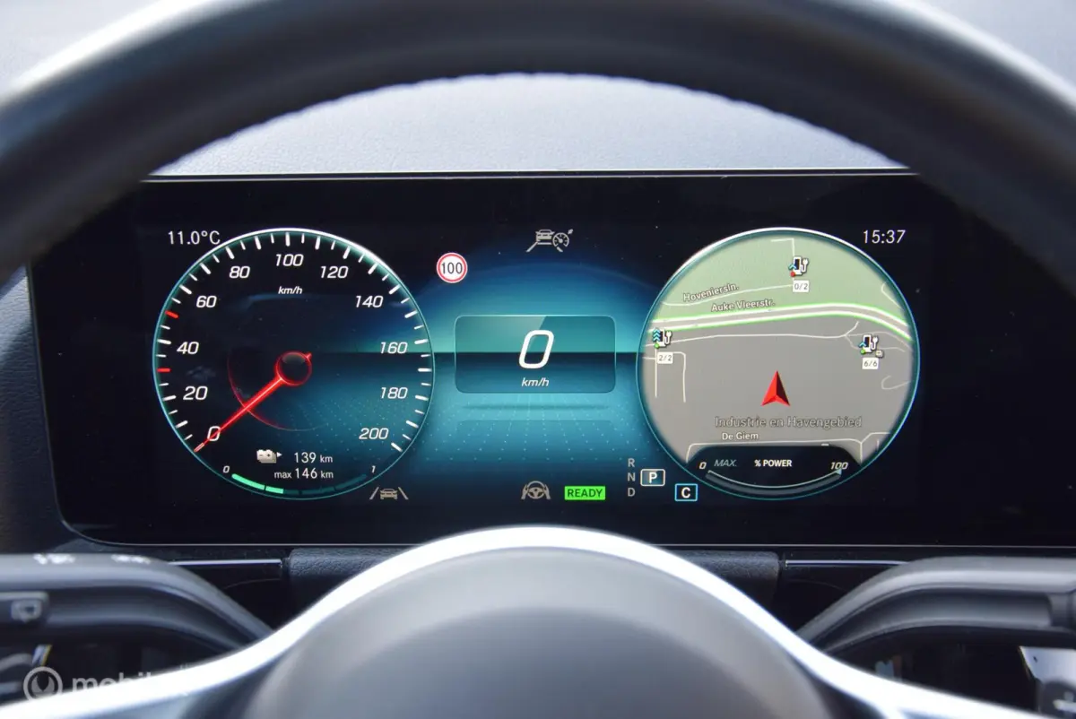 250 Business Solution Luxury 67 kWh SOH 98% Pano Keyless