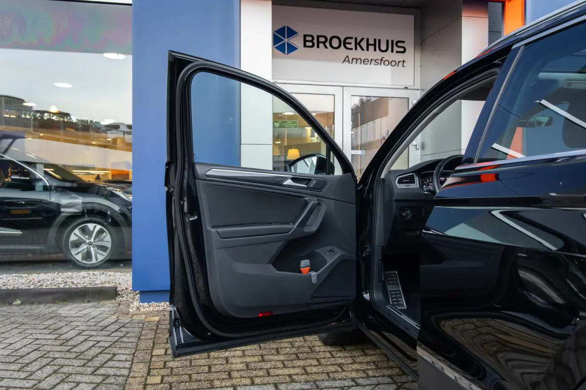 1.5 TSI Elegance | Trekhaak | Panodak | Cruise adaptief | Camera | Stoel+stuur verwarming | Matrix led | Elektrisch bedienbare achterklep | Achteruitrijcamera | Cruise control adaptief met S