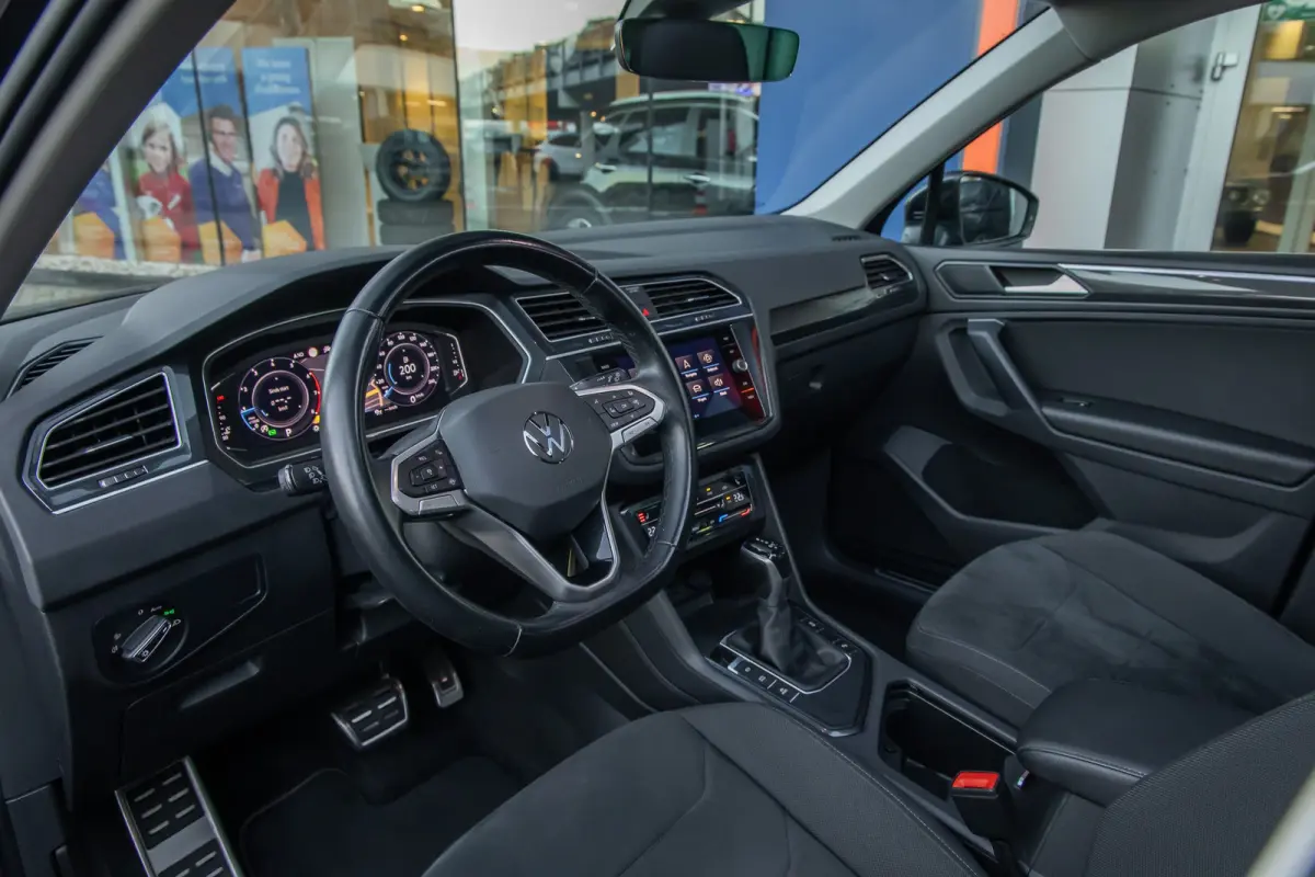 1.5 TSI Elegance | Trekhaak | Panodak | Cruise adaptief | Camera | Stoel+stuur verwarming | Matrix led | Elektrisch bedienbare achterklep | Achteruitrijcamera | Cruise control adaptief met S