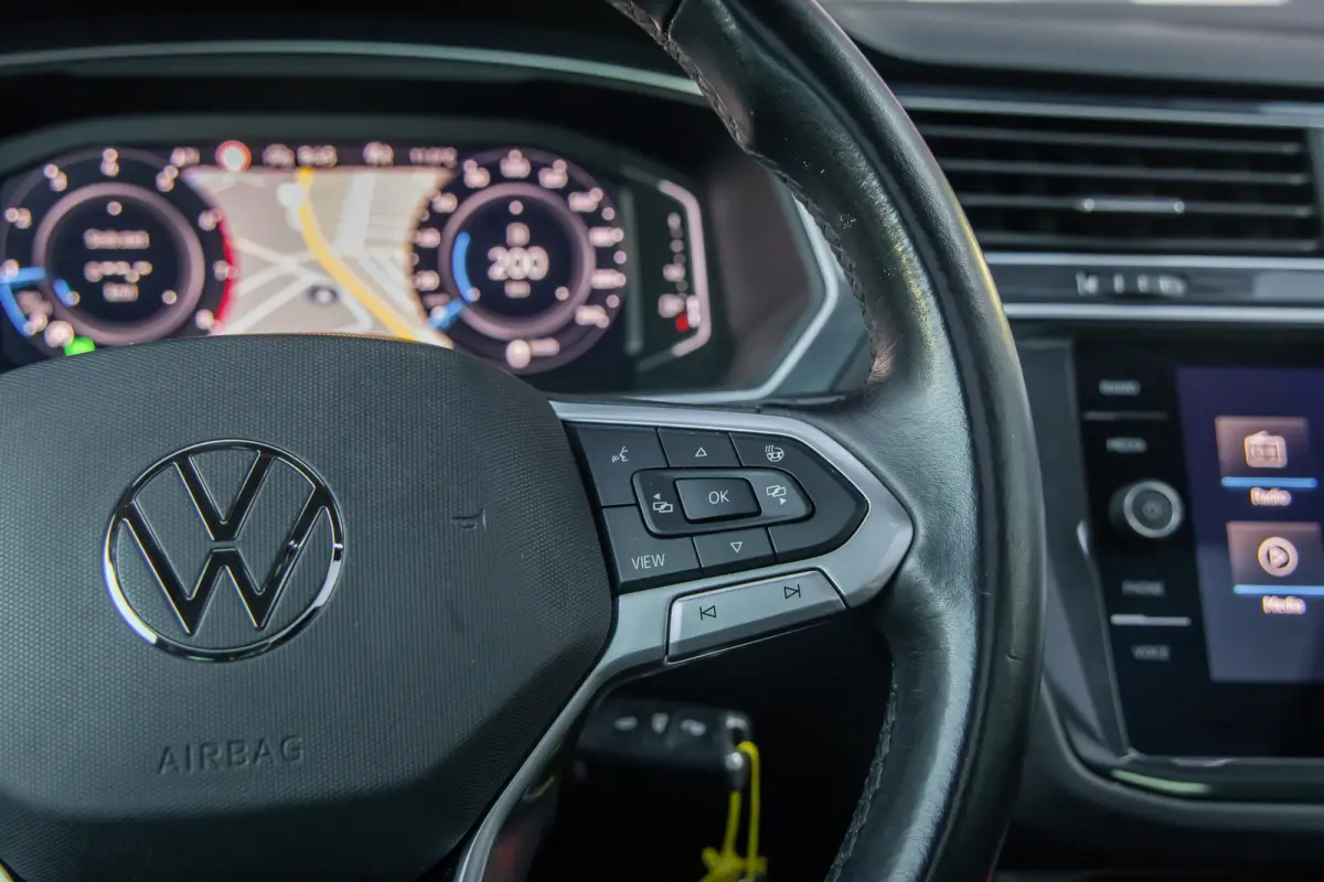 1.5 TSI Elegance | Trekhaak | Panodak | Cruise adaptief | Camera | Stoel+stuur verwarming | Matrix led | Elektrisch bedienbare achterklep | Achteruitrijcamera | Cruise control adaptief met S