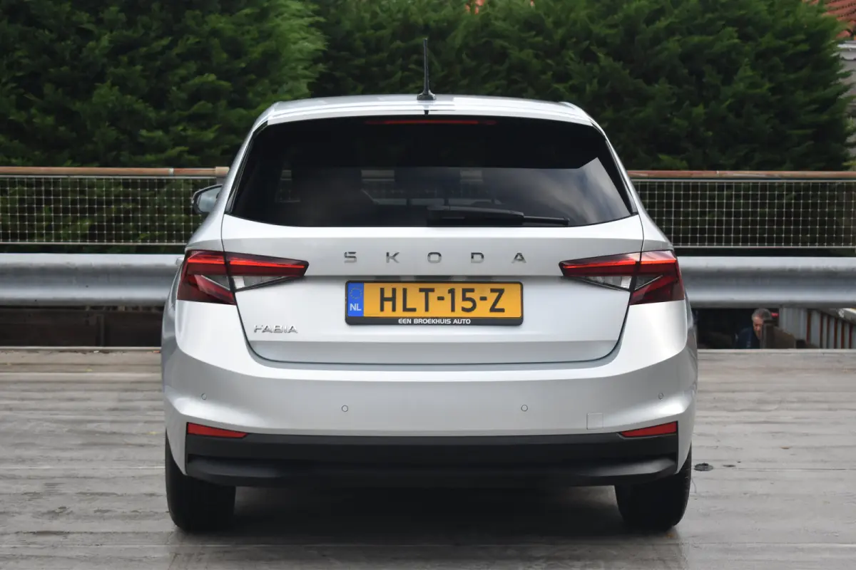 1.0 TSI 95PK Selection | PDC Achter | 15 inch lichtmetalen velgen | Apple Carplay & Android Auto | Lane assist | Verkeersbord herkenning | VERLENGDE GARANTIE