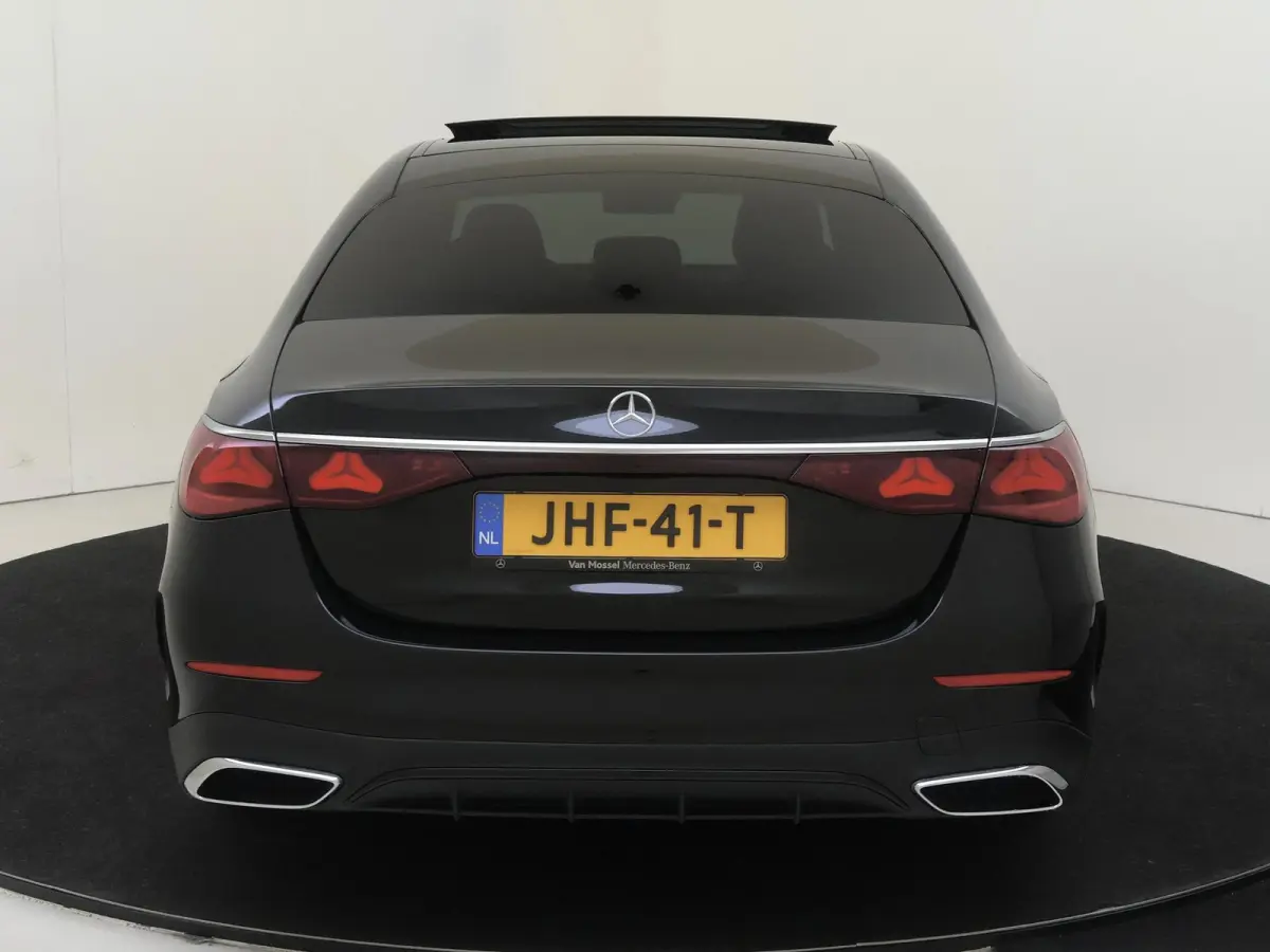 300 e Sport Edition Panoramadak / Rijassistentiepakket / 360 camera / Sluitbekrachtiging