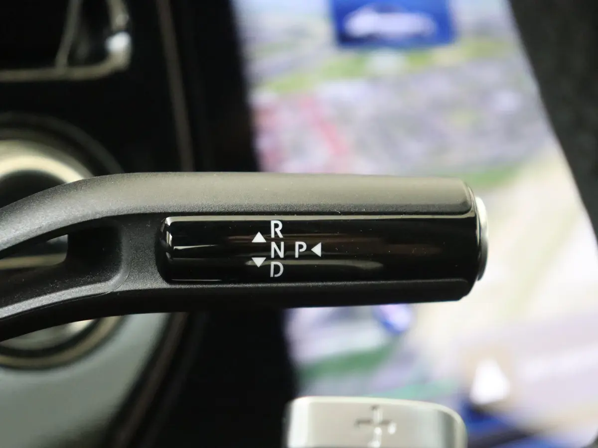 300 e Sport Edition Panoramadak / Rijassistentiepakket / 360 camera / Sluitbekrachtiging