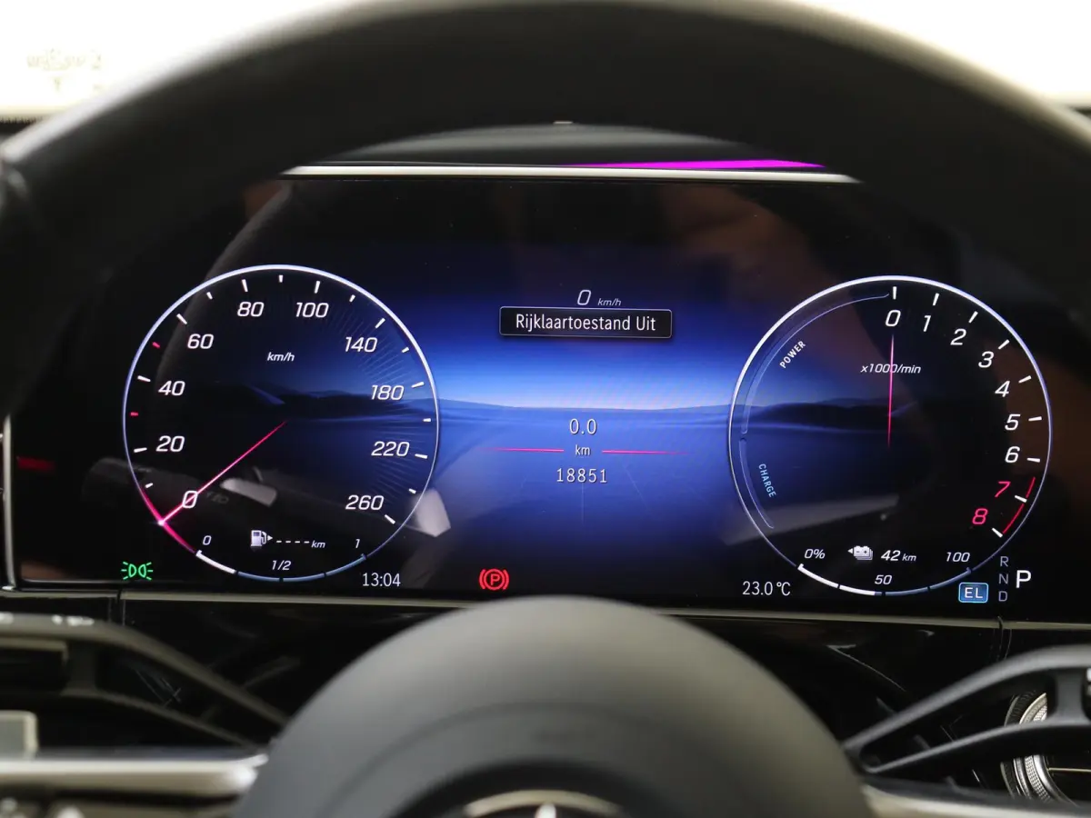 300 e Sport Edition Panoramadak / Rijassistentiepakket / 360 camera / Sluitbekrachtiging