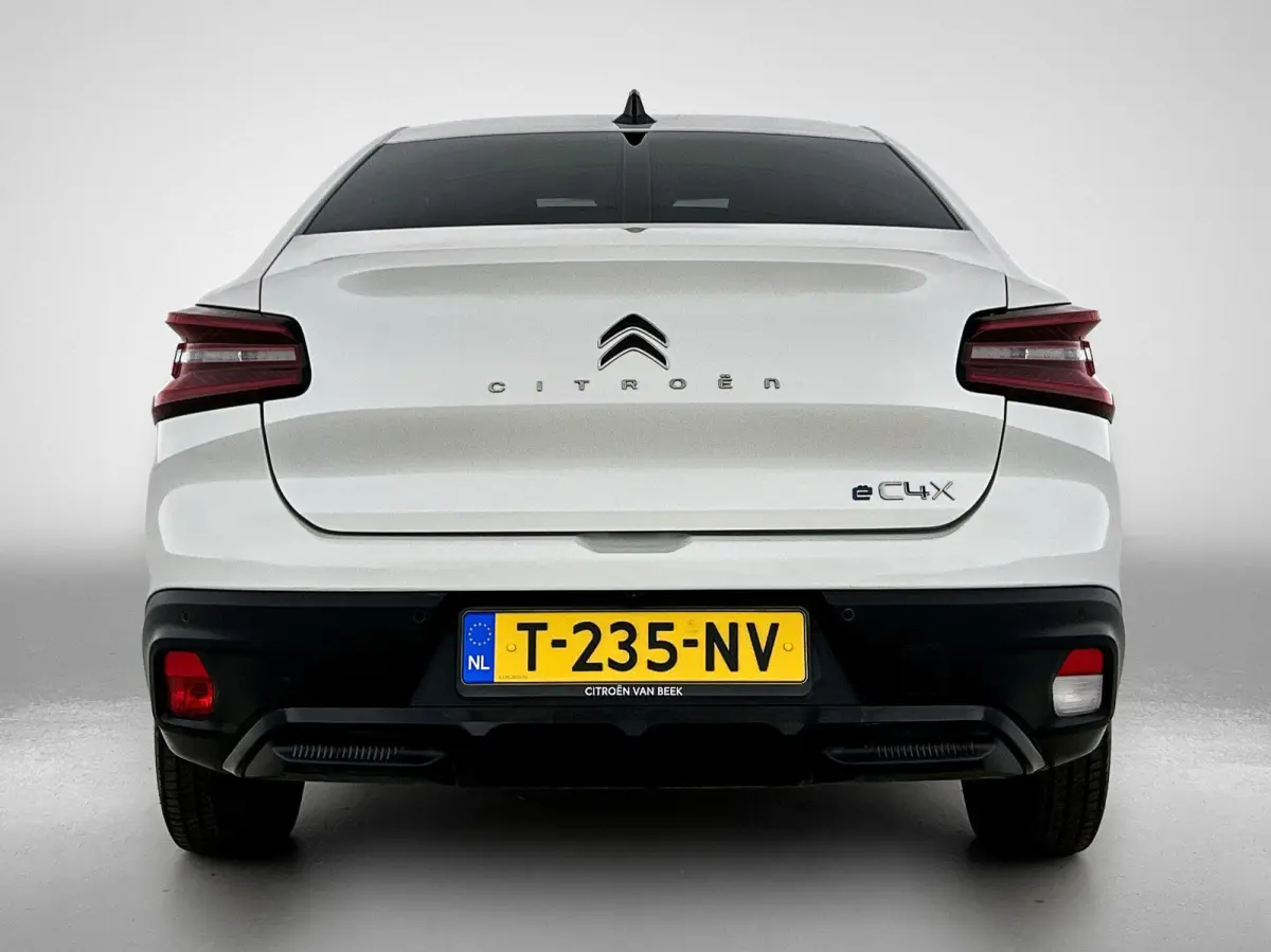 Shine 50 kWh 136pk | Accu 96% | Navigatie | Achteruitrijcamera | Half Lederen comfortstoelen | Climate Control | Adaptieve Cruise Control | Full Led koplampen | Winterpakket | Head-up displa